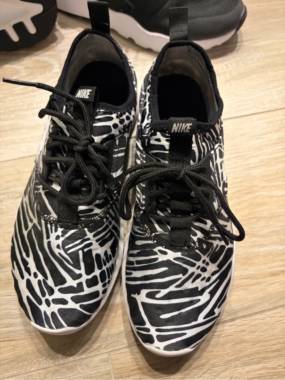 Nike Black & White Graphic Print Trainers